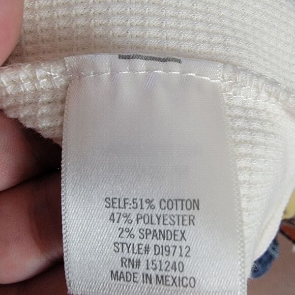 Harper Heritage Nwt Francesca's waffle knit lace sleeve top small - Picture 7 of 7